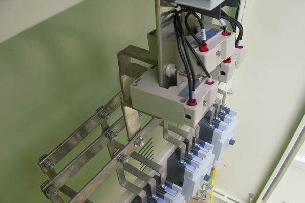 双流配电柜-应急照明配电柜使用对工作人员的具